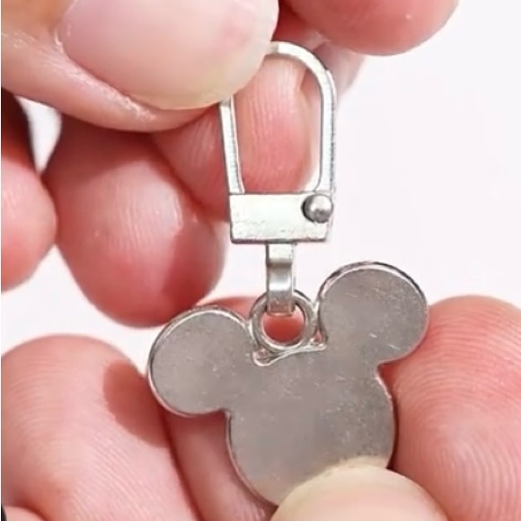 MOUSE ZIPPER PULL TABS - 5 COLORS - Picture 3 of 9